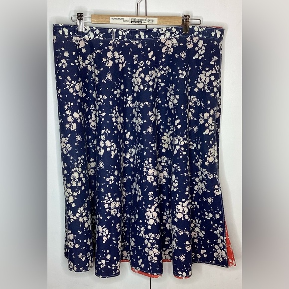 Reversible handmade skirt blue/white floral or red/white floral.with 34” waist. - Picture 3 of 4